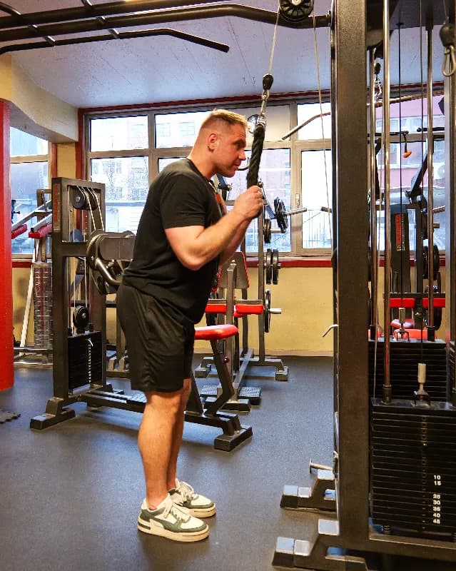 Triceps Pushdown (Rope)